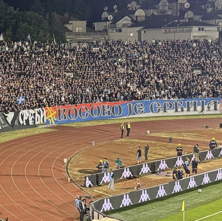 SerbiaBased's tweet image. Tonight in #EuropaLeague Partizan fans displayed the flag of Cyprus and also a large banner "Kosovo is Serbia"
Η Κύπρος είναι ελληνική!
🇷🇸🇨🇾🇬🇷
