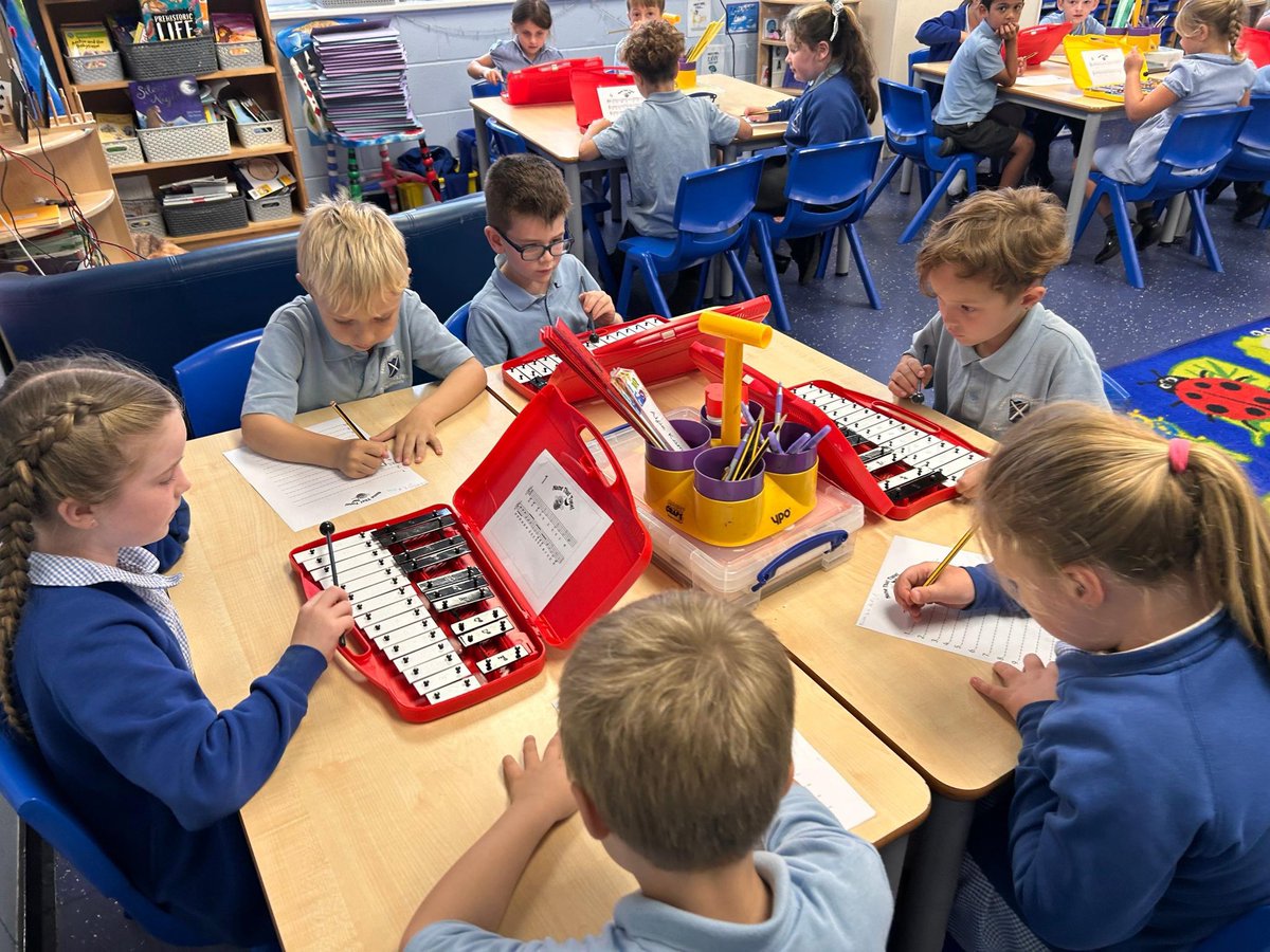 standrewscep's tweet image. In Music this week, the children in Class 2 have been putting their music reading skills to the test. They played a game of ‘Name That Tune’ with familiar nursery rhymes and songs.
🌟
