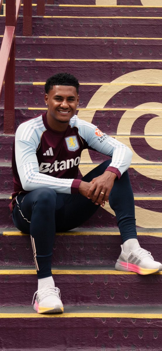 Ollie's off, he's not in any kit launch promo🫠 #AVFC
