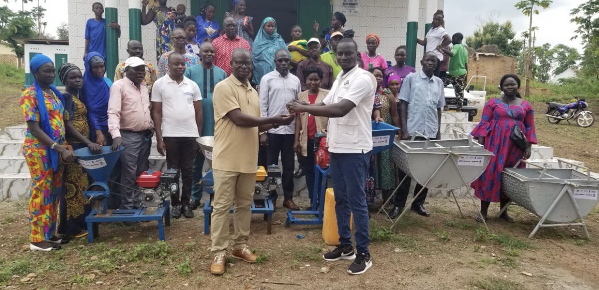 apsud25's tweet photo. APSUD a procédé ce jour le 17 juillet 2025 à la remise du Centre du bien être des femmes SEDOUTI, construit à Bambari grâce à ONUFEMMES, au Ministère en charge de la promotion du Genre (Direction Régionale). APSUD appuie les efforts du Gouvernement à travers ses multiples projets https://t.co/c36YnokBnI