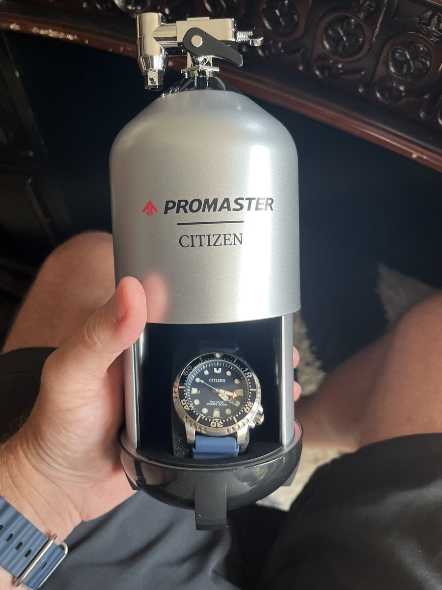 eighthorder's tweet image. Love the packaging @CitizenWatchUS
Unplugging from my Apple Watch and going back. There’s a lot of choices out there in the world, but for my money, the eco drive Promaster is the one.