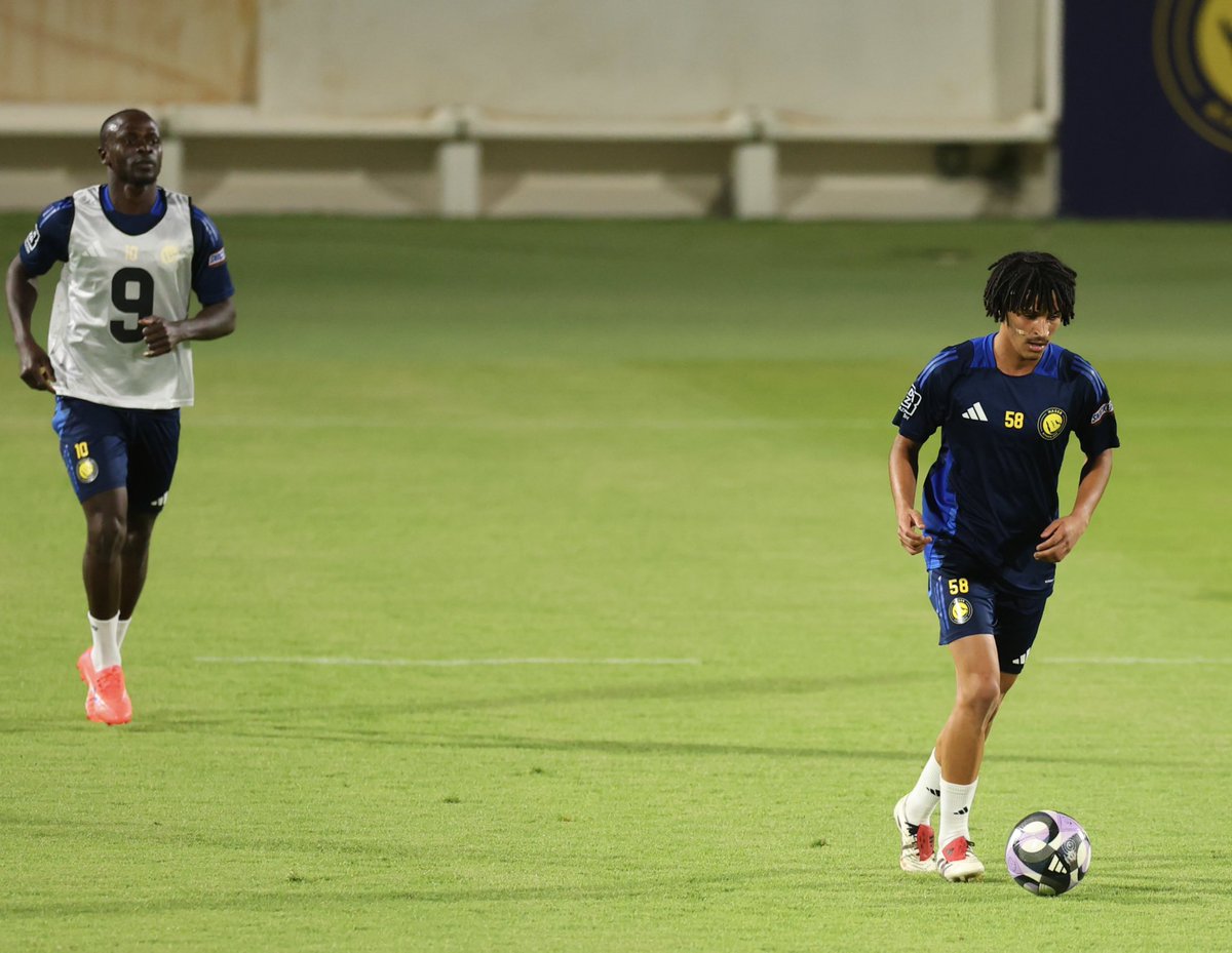 عبدالملك الجابر |  Abdulmalik AlJaber (@m0lxl10) on Twitter photo توكلت على الله ،، اللهم اجعلها بداية خير 💛💙🙏🏻
<a href="/AlNassrFC/">نادي النصر السعودي</a> توكلت على الله ،، اللهم اجعلها بداية خير 💛💙🙏🏻
<a href="/AlNassrFC/">نادي النصر السعودي</a>