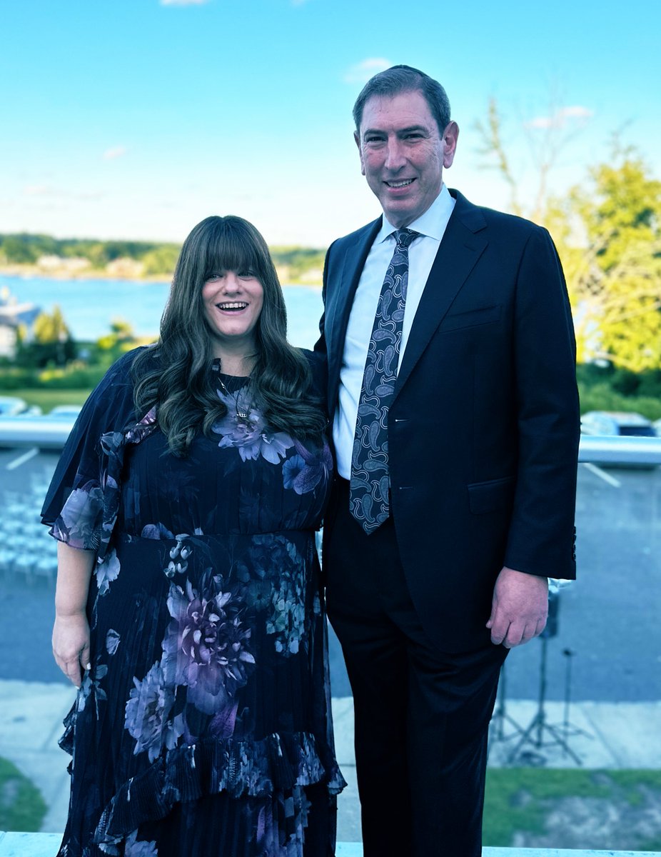 ChaimDeutsch's tweet photo. A very happy birthday to my wonderful wife @SaraMDeutsch, who is the heart and soul of our family. I’m grateful for her every single day! 🎉 🎂 https://t.co/lDzMIRg4ST