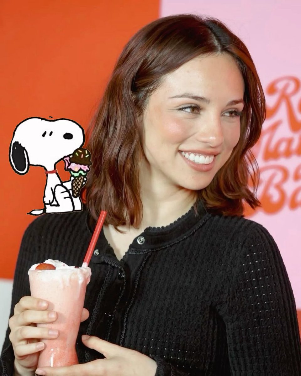 snoopyfiona's tweet photo. Milkshake and ice cream 🍨 https://t.co/SiAQyj2Ub5