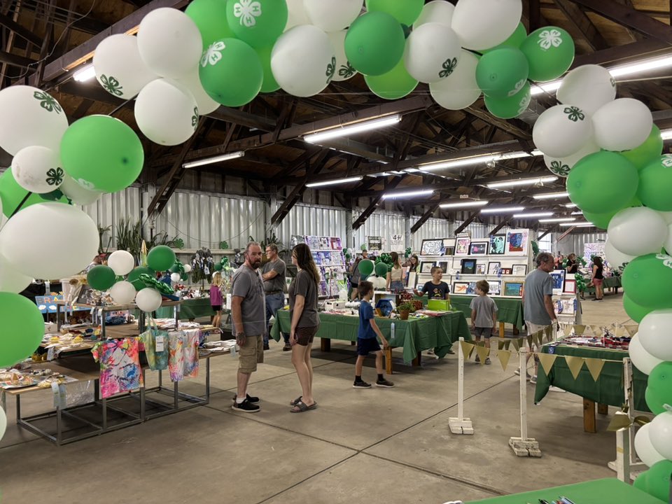 Indiana4h's tweet image. .@PurdueExtension Vigo County 4-H had a GREAT looking exhibit hall during their county fair! 🤩🍀