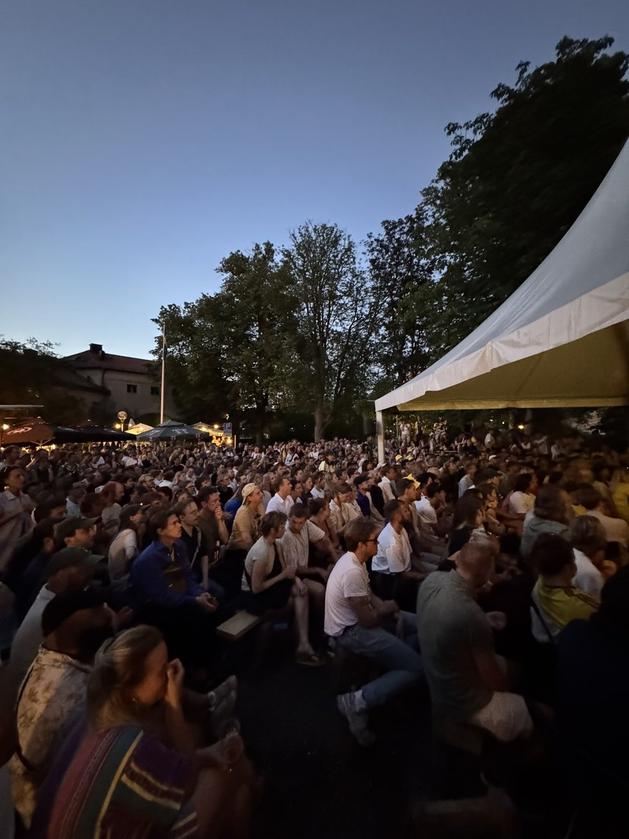 SirKlef's tweet photo. Reimers hotell är den bäst sämsta baren i Sverige https://t.co/C1Ej9WFY5I