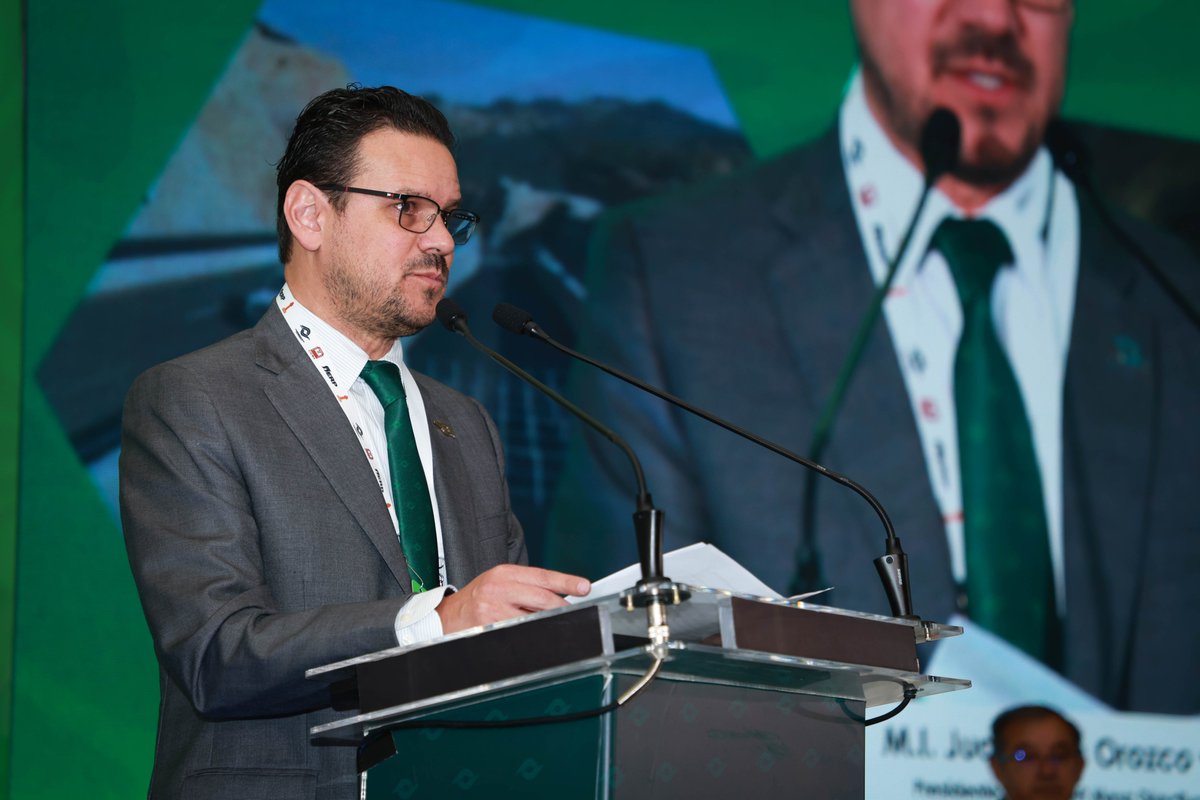 Hidalgo es sede del XIV Seminario de Ingeniería Vial 2025, organizado por la <a href="/AMIVTACmx/">AMIVTAC</a>. Este evento fomenta la colaboración entre sectores público, privado y académico, para el intercambio de experiencias y soluciones que fortalezcan la infraestructura vial y su adecuado uso.