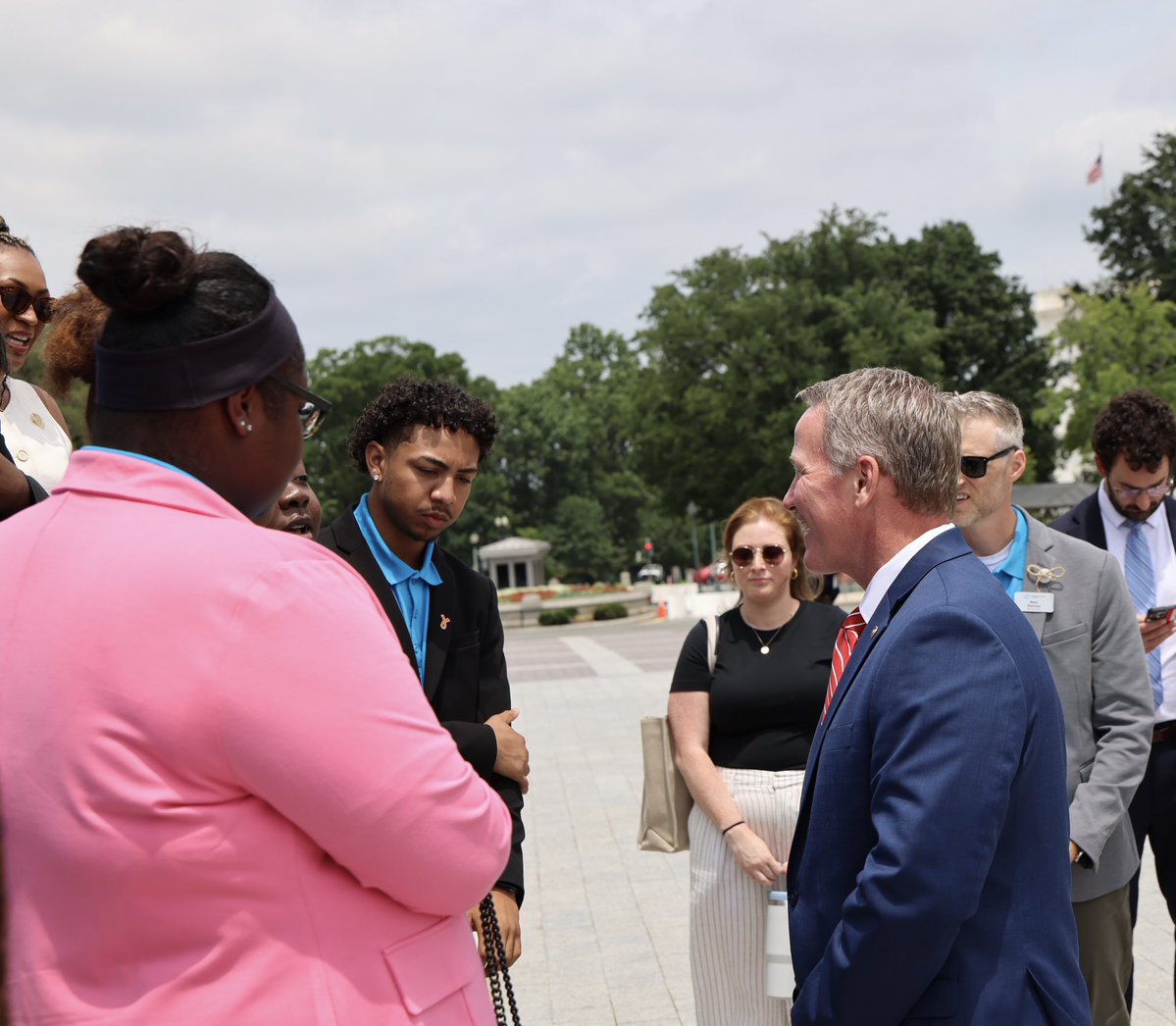 SenJonHusted's tweet image. Had the chance to meet with young Ohioans on their visit to the Capitol.
Grateful for the work @bgca_clubs does to prepare our youth for the workforce and academic success.