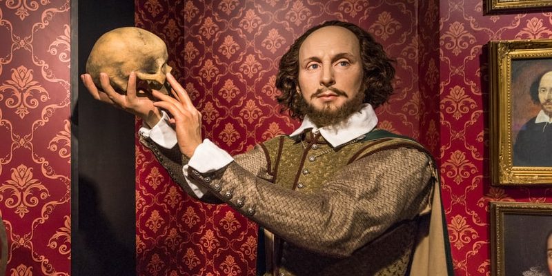 MonsterCas (@monstercas2) on Twitter photo En las obras de William #Shakespeare lo monstruoso  se manifiesta no solo como criaturas deformes, sino también como aspectos psicológicos y morales de los personajes, así como en violencia y corrupción. 
Vamos a conocer a algunos de ellos...
#monstruos #literatura En las obras de William #Shakespeare lo monstruoso  se manifiesta no solo como criaturas deformes, sino también como aspectos psicológicos y morales de los personajes, así como en violencia y corrupción. 
Vamos a conocer a algunos de ellos...
#monstruos #literatura