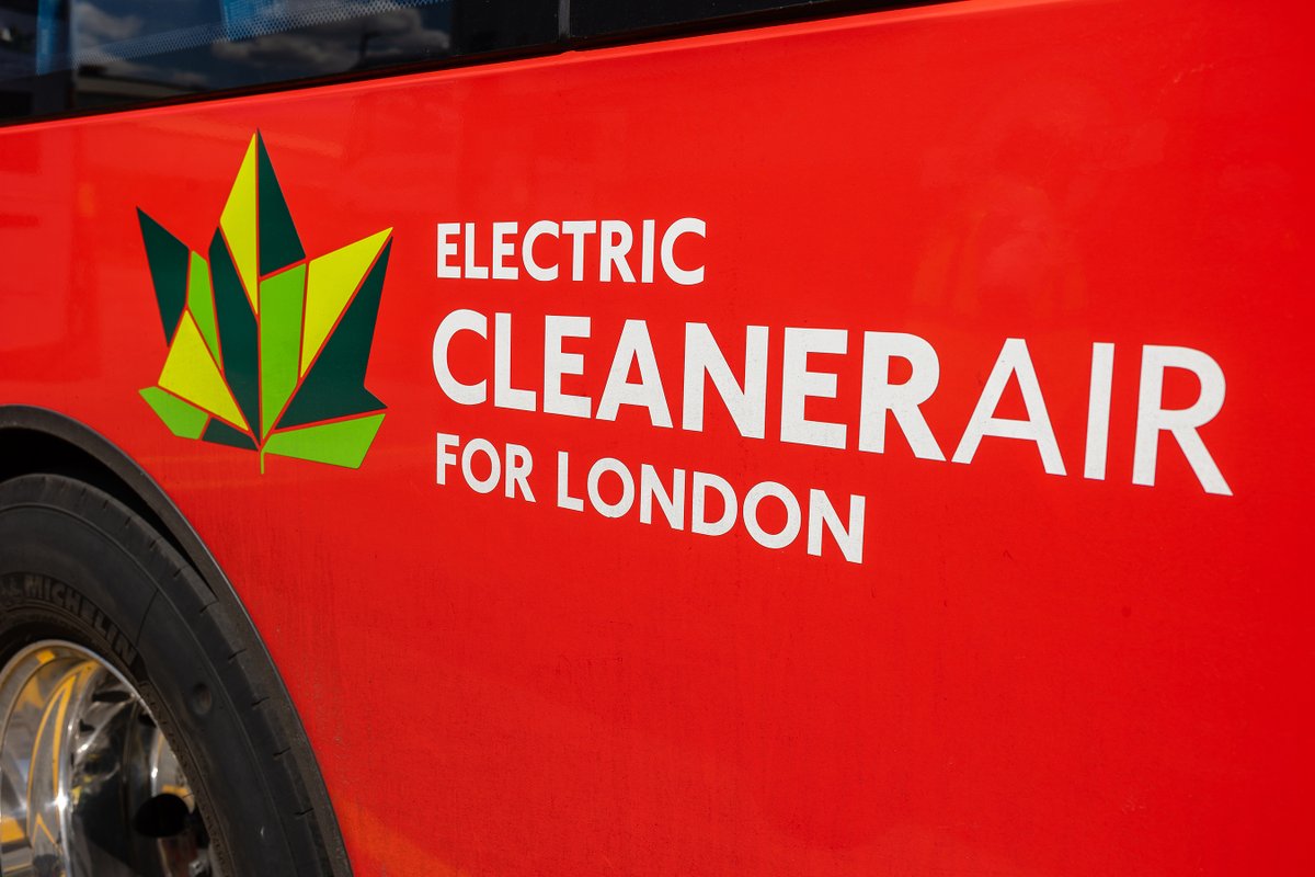 CLondoner92's tweet photo. Arriva has completed a £17m electrification of its Norwood depot, launching 30 zero-emission buses on key #Transport for #London (TfL) routes, including the new #Superloop. It supports London’s 2030 net-zero goal and wider clean transport investment.
https://t.co/Rjhezfbvr2 https://t.co/gSpqTdPO6y