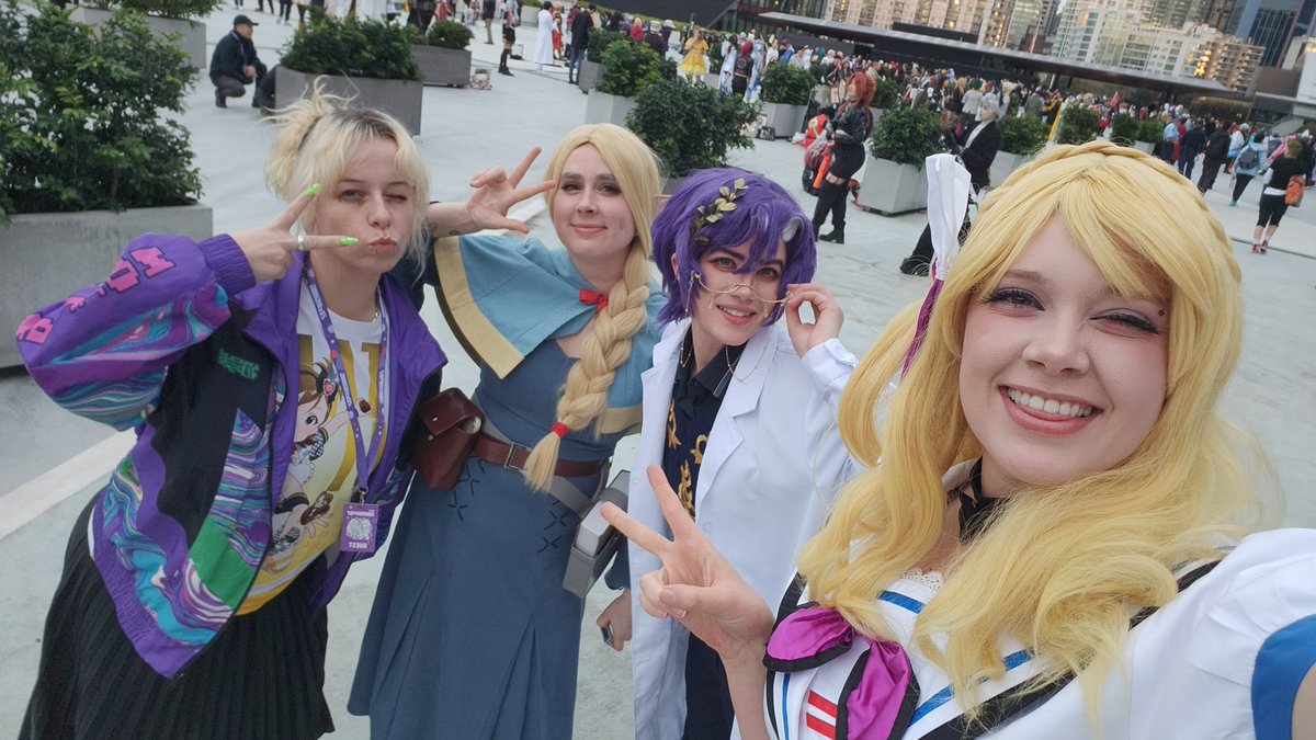 It was so much fun getting to cosplay Mari to sunday of SMASH and catch up with friends! Already missing Syndey big time 😭💜