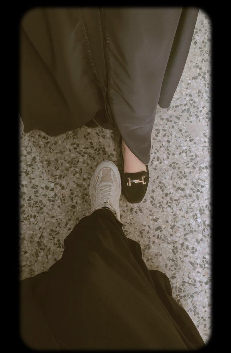 HalimatuYusuf_J's tweet image. Dear reader,
The most beautiful things in life are not just things,there are people and places,memories and pictures,there are feelings and moments,and smiles and laughter❤️.
