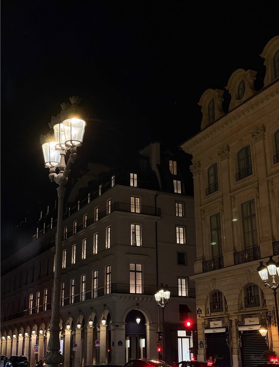 llncai's tweet photo. Paris with you https://t.co/5hcmqAIIzF