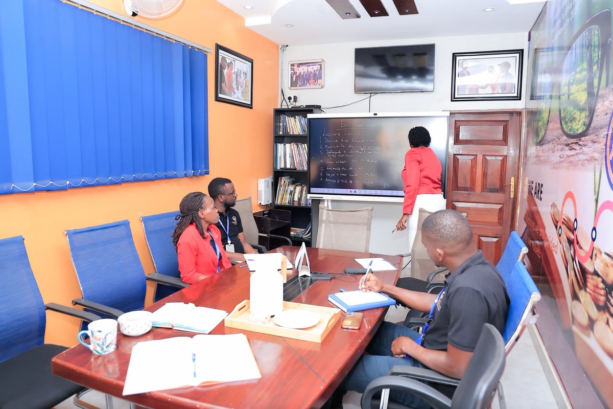 IreneMugisha's tweet image. There’s a quiet satisfaction in pouring out your experience, insight, and time to uplift others. When done with purpose, it never feels like a task—it becomes a privilege.” You don’t just grow people, you grow the organization. Impact lives on through those you empower.”