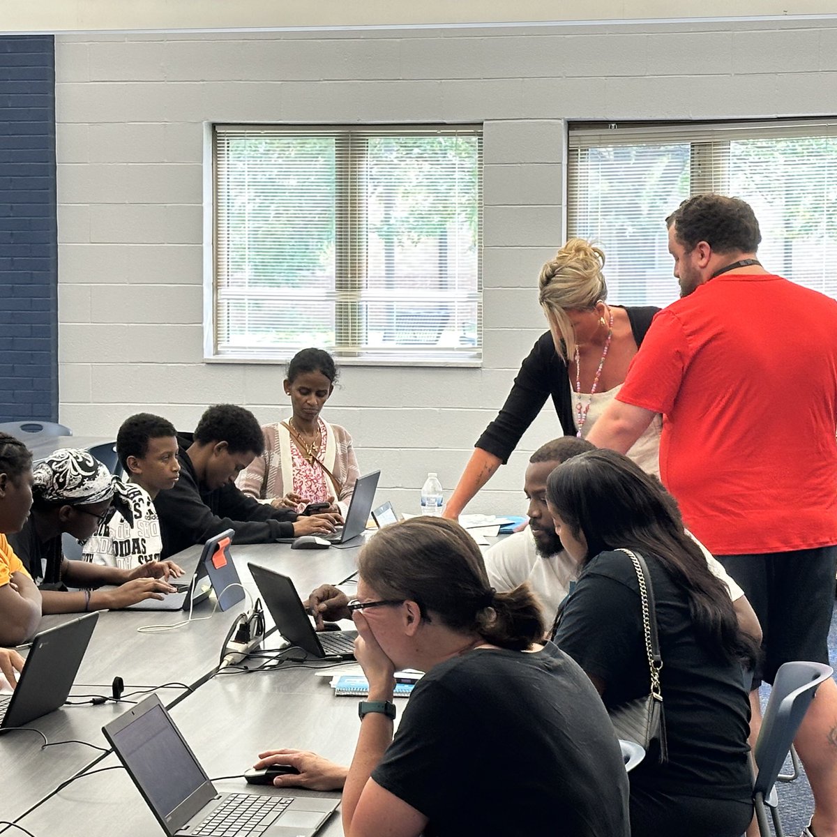 MSDDecatur's tweet image. Decatur Township schools are open until 8 pm tonight 7/17 for registration! As a reminder, registration can be completed online at home or at schools. Staff are ready to assist you with the process! #DecaturProud