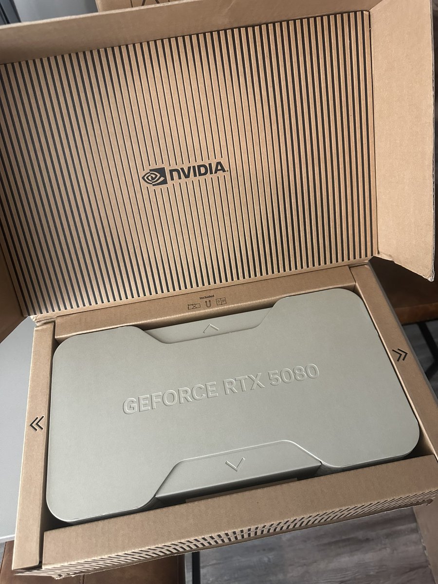 Benk_live's tweet image. New PC has arrived!!!! 🔥
s/o to @PowerGPU and @LifewPanda for hooking it up. There is no better place to get a pc right now and I’m so happy to finally get one of their systems in hand
5080 FE
Intel Ultra 7 265KF
64g DDR5