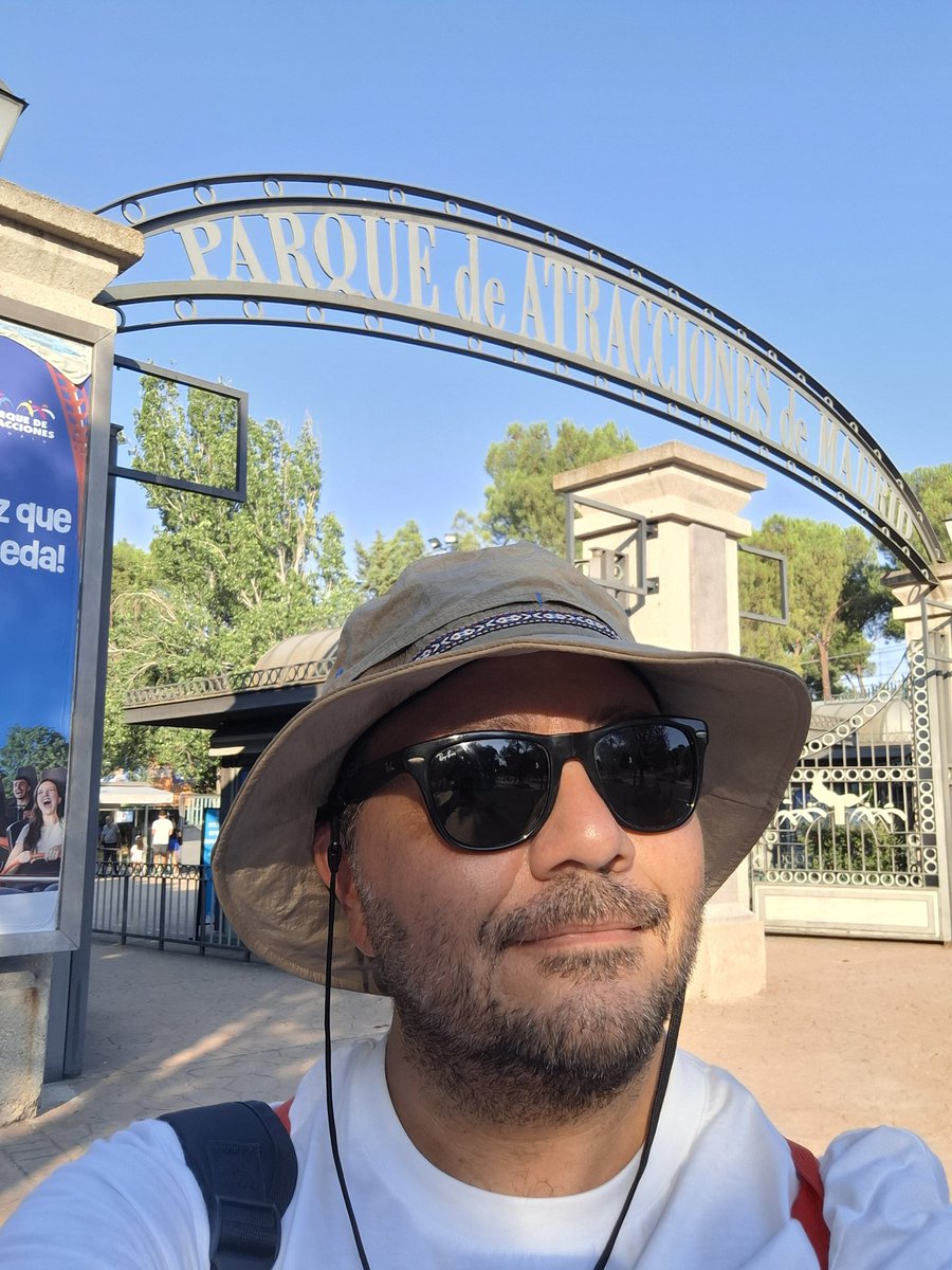 rafadavilo's tweet image. Venga que mis vacaciones empiezan en el Parque de Atracciones (como cuando tenía 10 años... 🥲)
#HiloVeraniego del #ClaustroVirtual