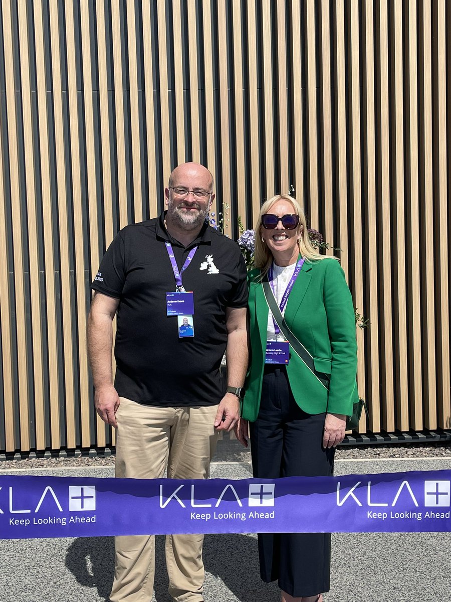 HeadteacherBas1's tweet photo. Incredibly proud of our Chair of Governors @BassalegSchool1 leading the way in this global industry &amp; affording so many of our young people such brilliant opportunities to gain experience in this field 🙌 https://t.co/e3KqdVUi7W