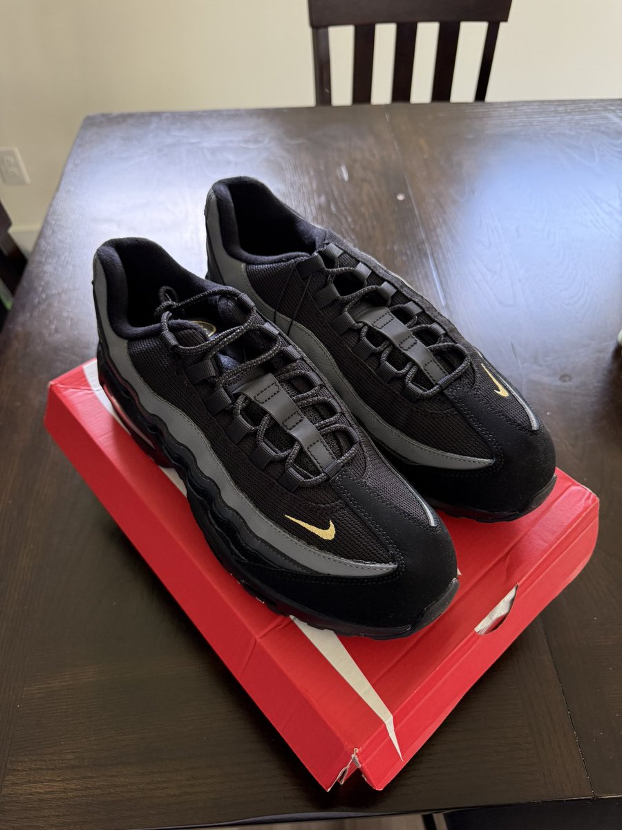 MrTdjames92's tweet image. Air Max 95s Batman