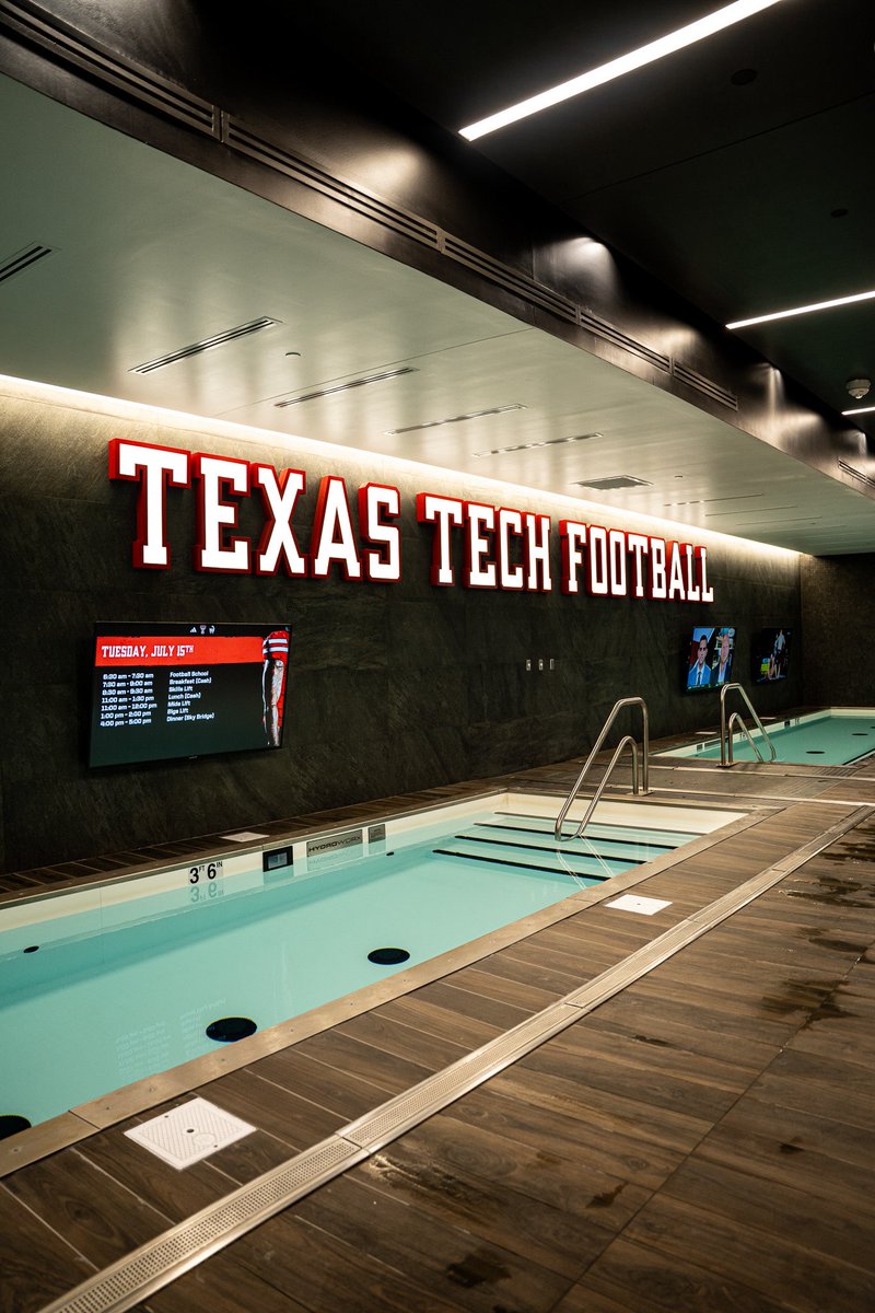 HoustonHero713's tweet photo. Texas Tech football facility #1 in the world Craig 🔥🔥. 

📸: @BrandyWilliams_ 
🏦: @AthleteMogul https://t.co/Au4Vwjoz5X