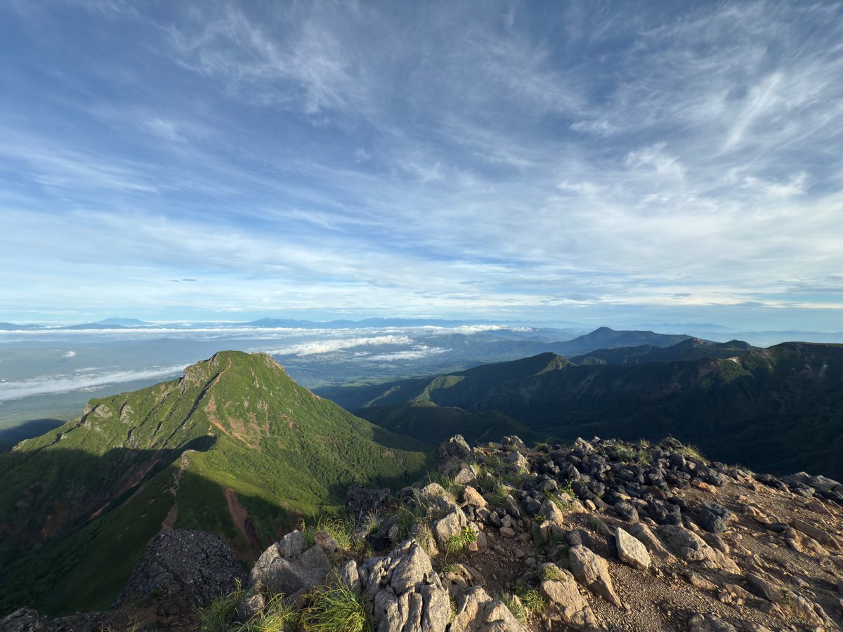 akadake2899m's tweet image. おはようございます。今朝の赤岳は晴れです。気温は7度で、穏やかな北風が吹いています。
#赤岳
#八ヶ岳