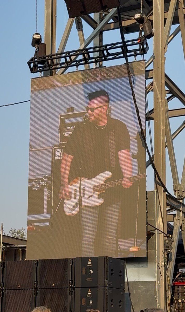 Dugger_Band's tweet image. Wow what a great first show in Oregon last night!! Thanks to the Jackson County Fair and Jo Dee Messina for having us out! #duggerband #tour #truecolors