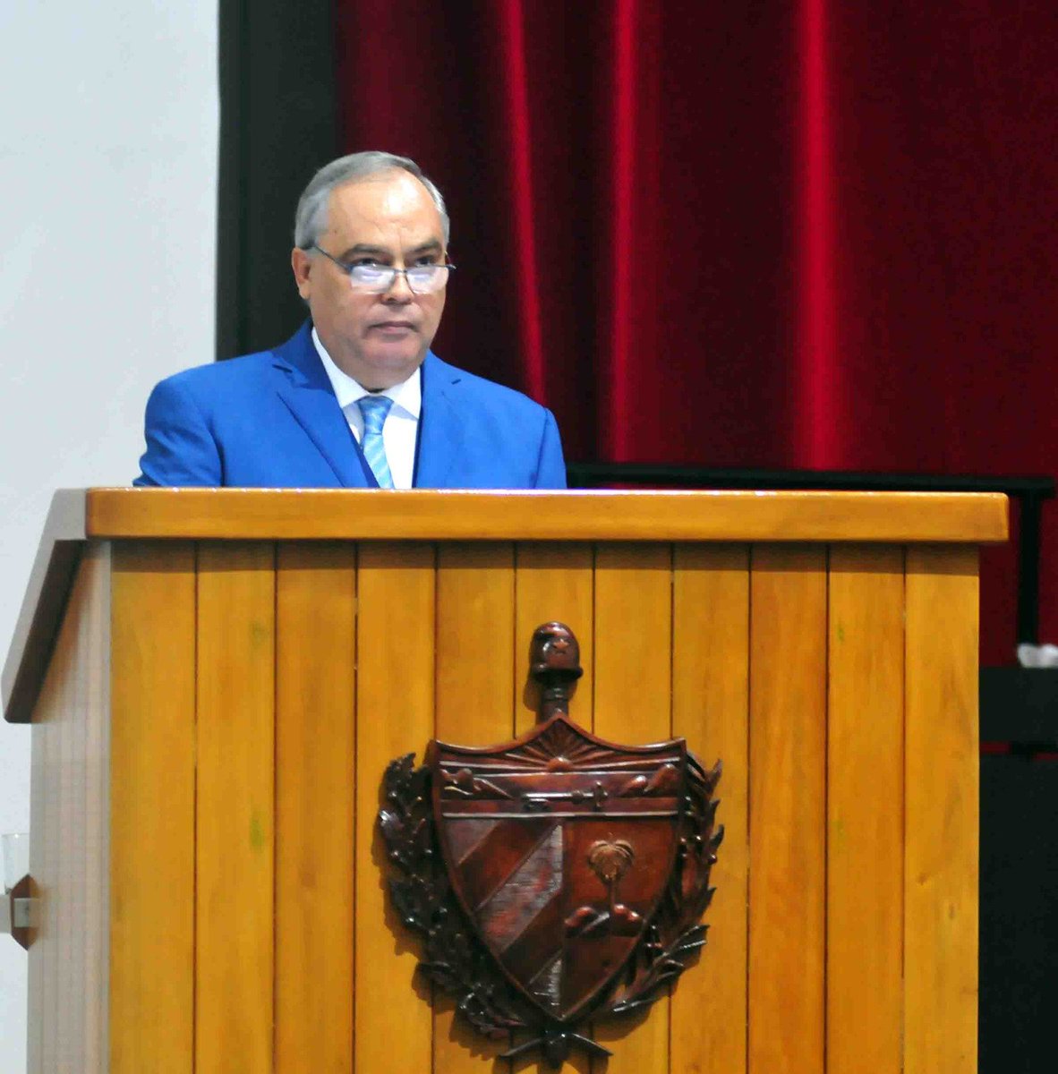 Asamblea Nacional Cuba (@asambleacuba) on Twitter photo El Presidente del <a href="/InderCuba/">INDER</a>, <a href="/CMontiller/">Osvaldo C. Vento Montiller</a>, presentó ante la <a href="/AsambleaCuba/">Asamblea Nacional Cuba</a>🇨🇺, el informe de rendición de cuenta del Instituto Nacional de Deportes, Educación Física y Recreación (INDER).
#PoderPopular
#CubaLegisla El Presidente del <a href="/InderCuba/">INDER</a>, <a href="/CMontiller/">Osvaldo C. Vento Montiller</a>, presentó ante la <a href="/AsambleaCuba/">Asamblea Nacional Cuba</a>🇨🇺, el informe de rendición de cuenta del Instituto Nacional de Deportes, Educación Física y Recreación (INDER).
#PoderPopular
#CubaLegisla