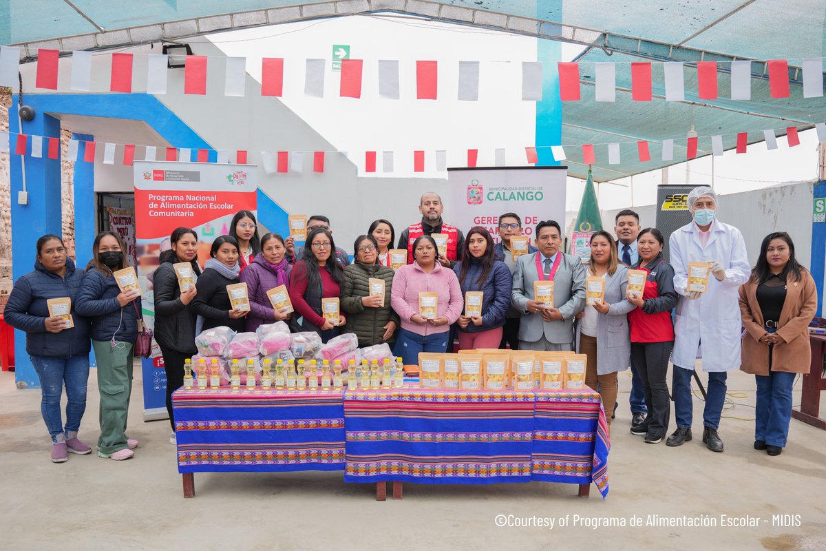 FAOPERU's tweet image. 🍏 En #Cañete,  primera entrega de hojuela de manzana deshidratada para complementar el Servicio de alimentación escolar, gracias a la articulación entre @Midis_PAE , la municipalidad y el apoyo técnico de @FAOPeru en inocuidad y buenas prácticas.

+ Info: bit.ly/4m2634B