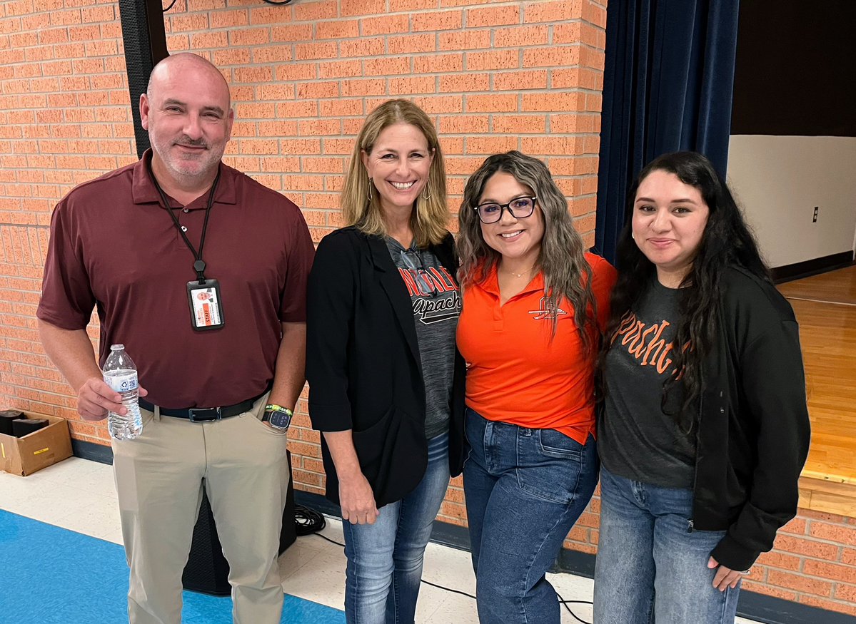 AReedSmith's tweet image. So fun celebrating these gems at our @gonzales_isd monthly birthday luncheon! Thankful for each of them! 🥳🎂 #GISDRidesTogether