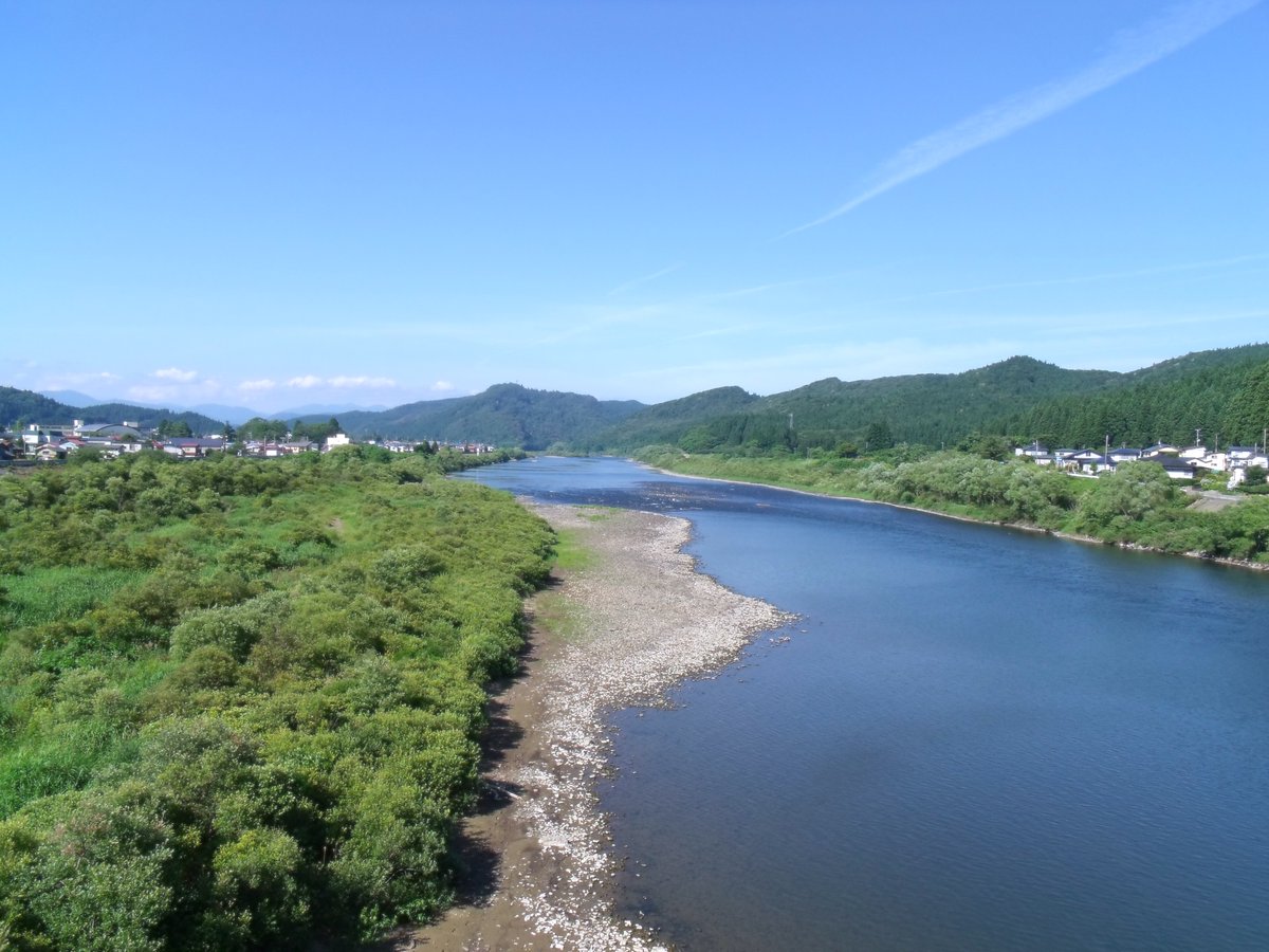 ebohdarchan's tweet image. おはようございます☀️
郷里から帰ってきました!
郷里の景色には心底癒されましたよ😊
母(90歳)と同居するための下準備をするための帰郷でした。
とりあえず帰還の報告です。
明日以降、故郷リポートをします。
画像は郷里の景色で正面の山は県定公園に指定されています。
#二ツ井