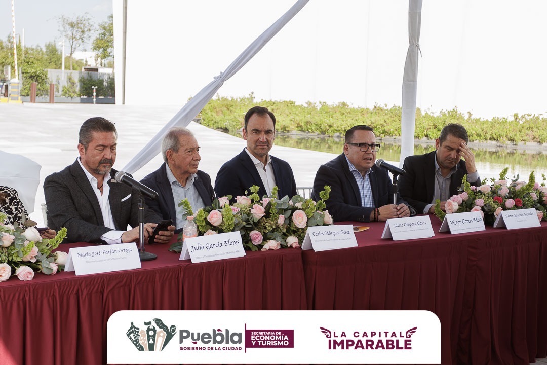 DesaEcoPue's tweet photo. 🚍El secretario @JaimeOropeza asistió al banderazo de salida de las nuevas unidades de Turibus que ofrecerán nuevos recorridos hacia dos atractivos de la ciudad de Puebla: Parque Sendela y Estrella de Puebla🎡📸.

¡Enhorabuena!

#LaCapitalImparable🪽 https://t.co/x4gRFYT7Ak