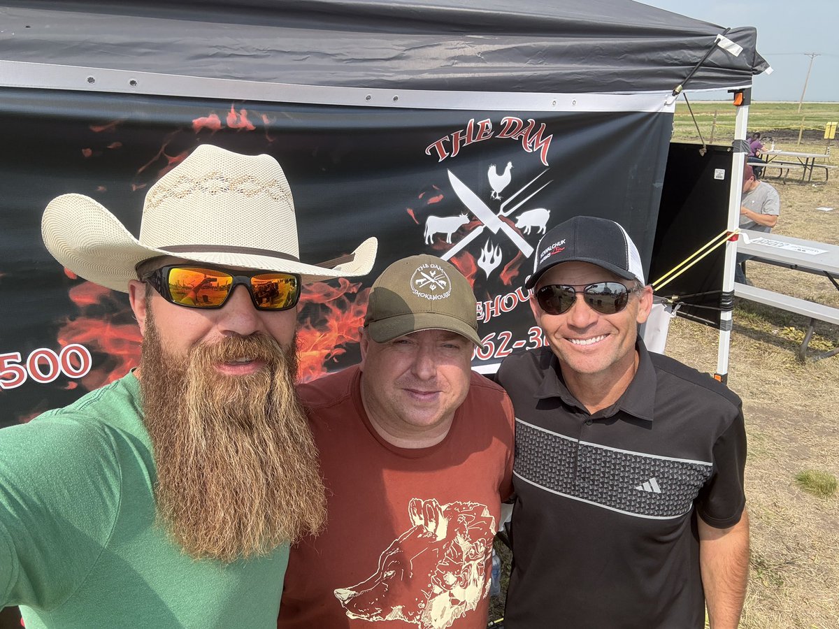 QuickDickMcDick's tweet image. If you didn't get @damsmokedamgood at @AginMotion this week you really missed out! 12/10 and I even had @kowalchukfarms1 verify that rating 🙌🏻