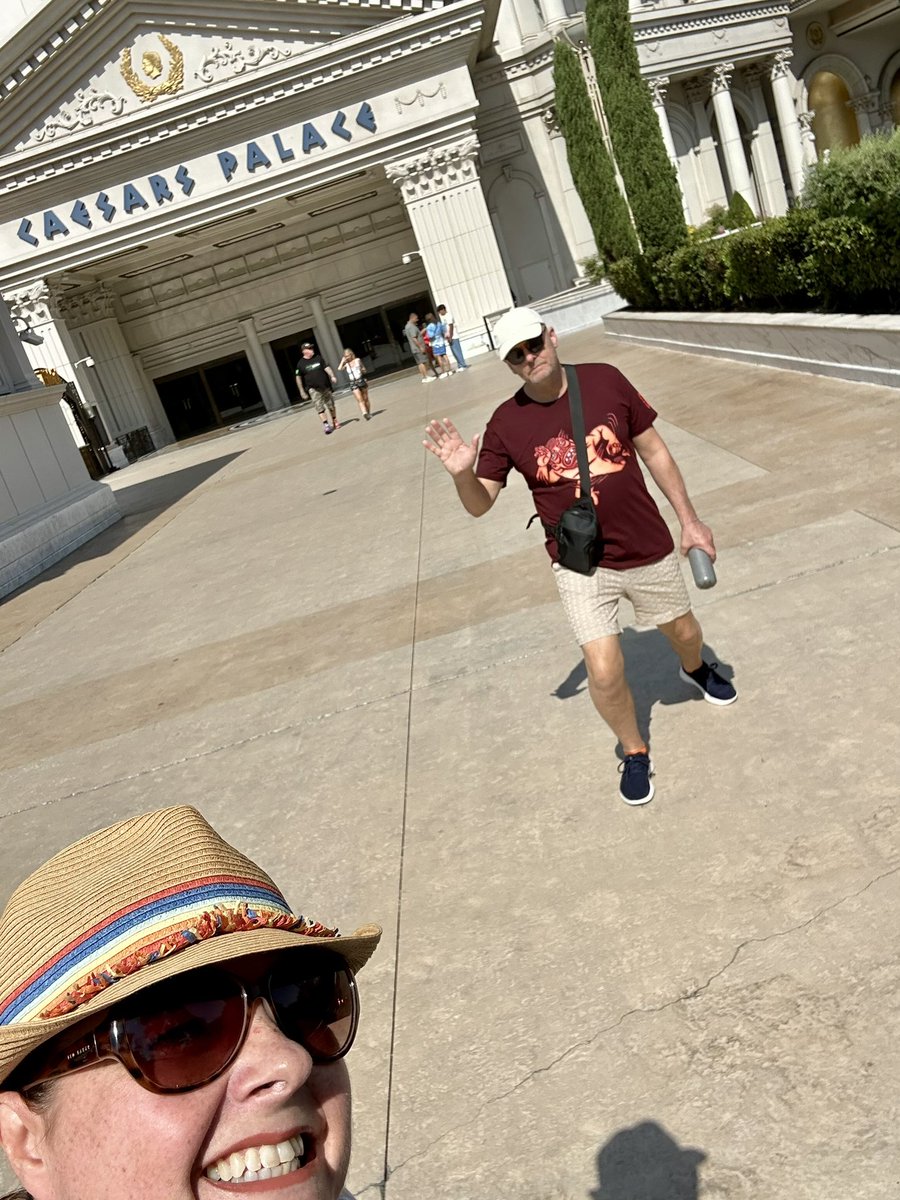 Jane_Arthur_'s tweet image. Viva Las Vegas 🦩🦩🦩 a cooler 35degrees today ☀️#Flamingo #CaesarsPalace #Venetian 🏛️🏛️🏛️