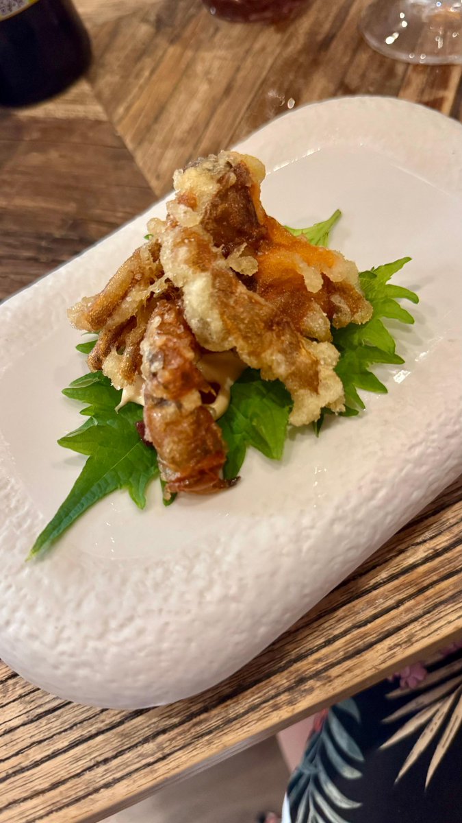 DAlvarez1976's tweet photo. Si un escalope es nivel DIOS, debes ir a ese sitio. Cangrejo en tempura, rodaballo con sopa de galeras, calamar con espuma de patata y un muy correcto steak tartar. Estupendo lugar el “Aura” en Oliva Nova. Ticket medio: 50 euros, aprox.
Aquí nos tienen en un par de días!! https://t.co/6Belqhmno7
