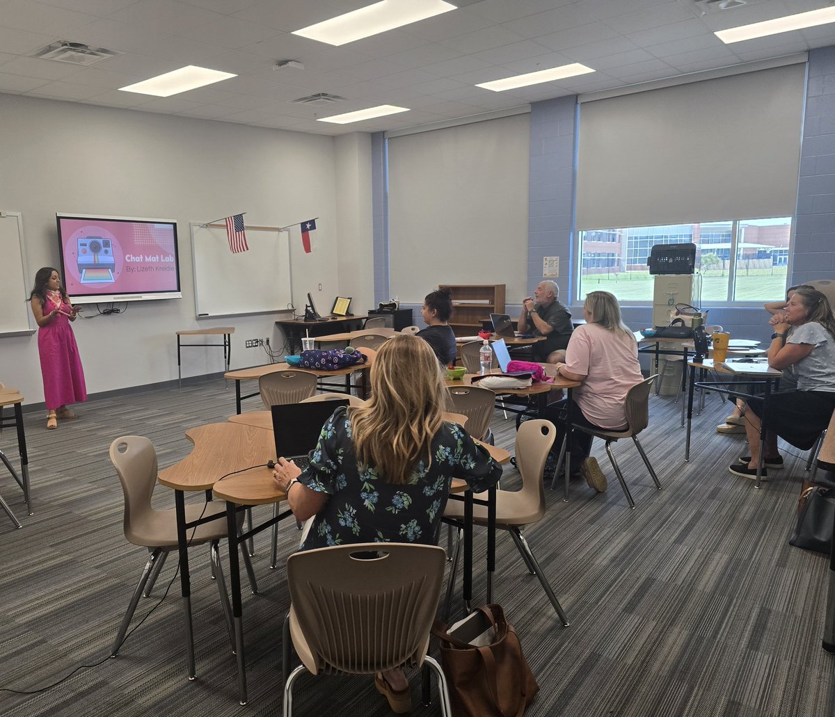 Lizeth Kreidi sharing her expertise on Chat Mat at this workshop on our last day of summer in person PD. 4 days ✅️