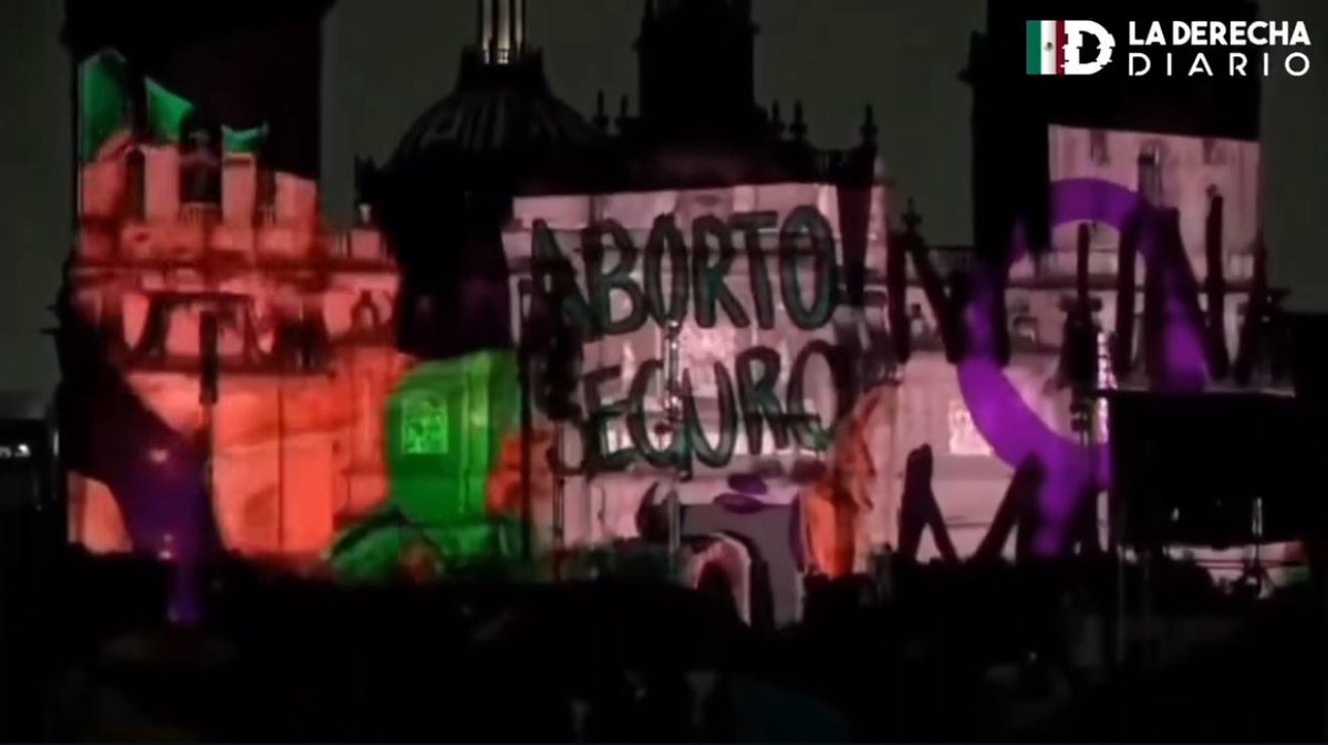 adikraj1's tweet image. A @ClaraBrugadaM se le ocurrió la brillante idea de proyectar propaganda abortista SOBRE LA CATEDRAL de la CDMX.
Yo ni soy católica y aun así me causa indignación.
¿Qué pinche necesidad?