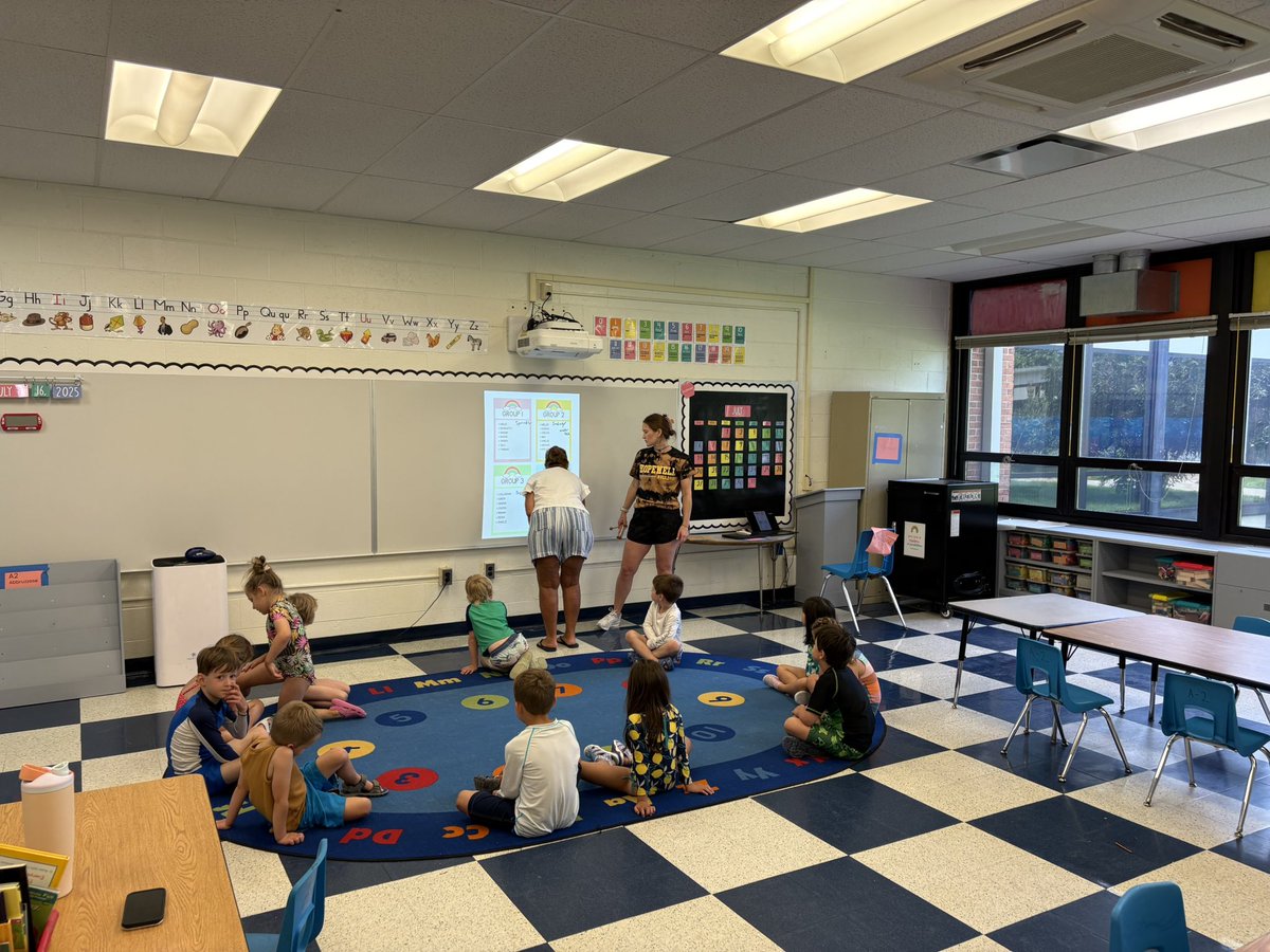 JayBilly2's tweet image. Starting the day with beauty and then a different kind of beauty during K camp seeing @BearTavernES next generation of scholars @Ms_Abbruzzese @msscibilia