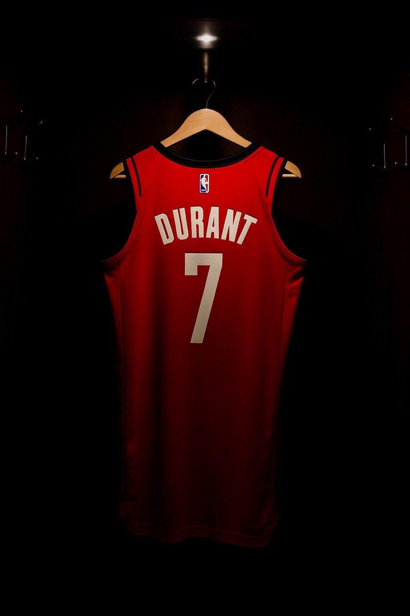 💥 SORTEO INTERNACIONAL NUEVA CAMISETA DE KEVIN DURANT CON HOUSTON ROCKETS 💥

Para participar:

➡️ Dar RT al tweet

➡️ Seguir a <a href="/PasionBasketNBA/">Pasion Basket</a> y a <a href="/zonatipsterNBA/">Zona Tipster NBA 🏀</a> 

El ganador se anunciará el 24/07 y elegirá la talla que desee. Muchísima suerte a todos.