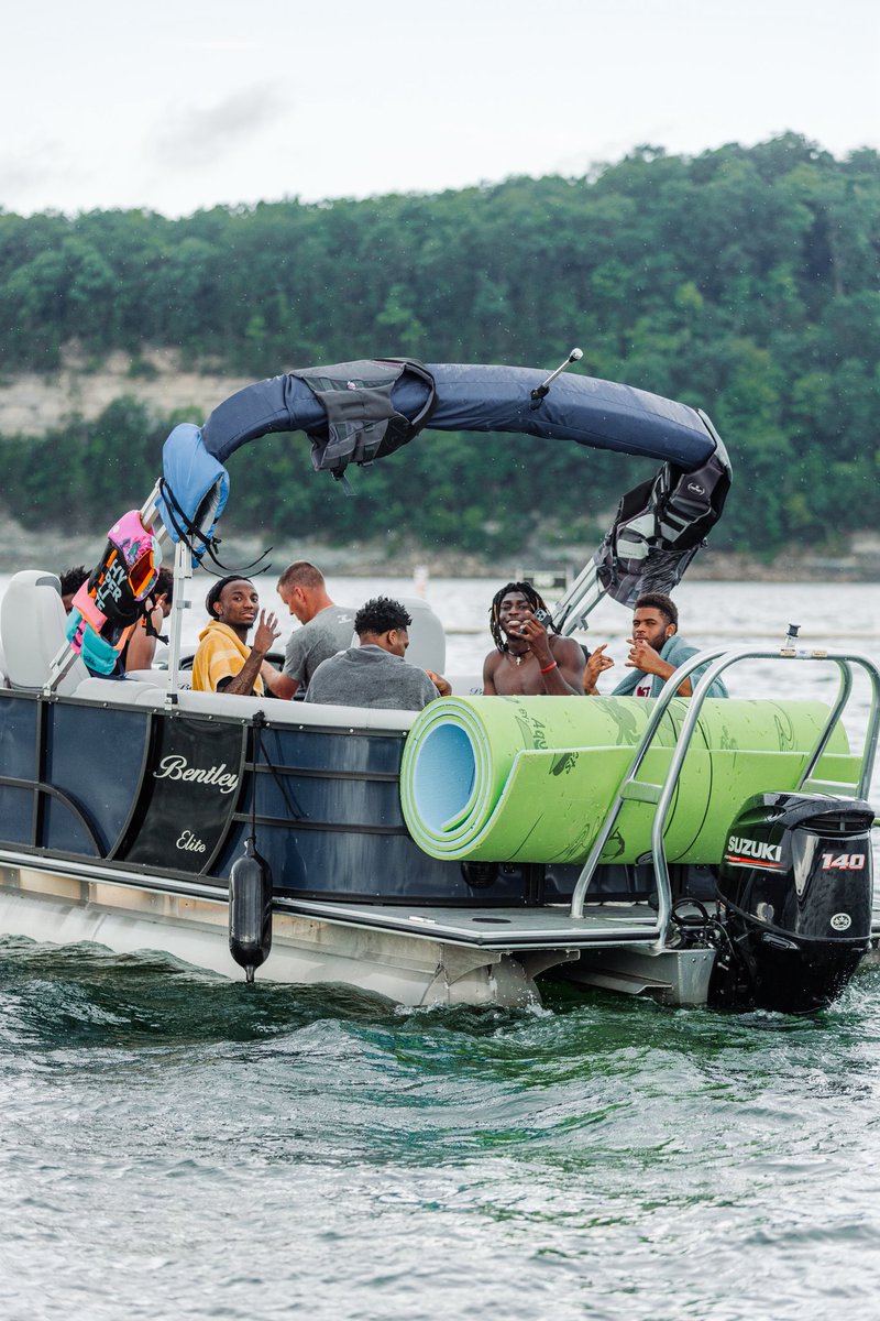 EKUHoops's tweet image. Great day at the lake!
Team building starts now.
#𝗠𝗼𝘀𝘁𝗘𝘅𝗰𝗶𝘁𝗶𝗻𝗴𝟰𝟬𝗠𝗶𝗻𝘂𝘁𝗲𝘀𝗜𝗻𝗦𝗽𝗼𝗿𝘁𝘀