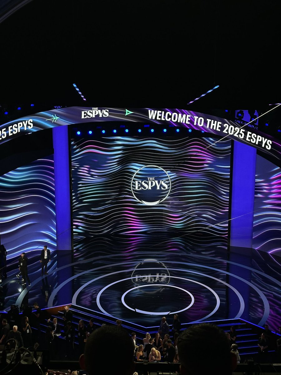 CadeBuffalow's tweet image. #ESPYS ⭐️
