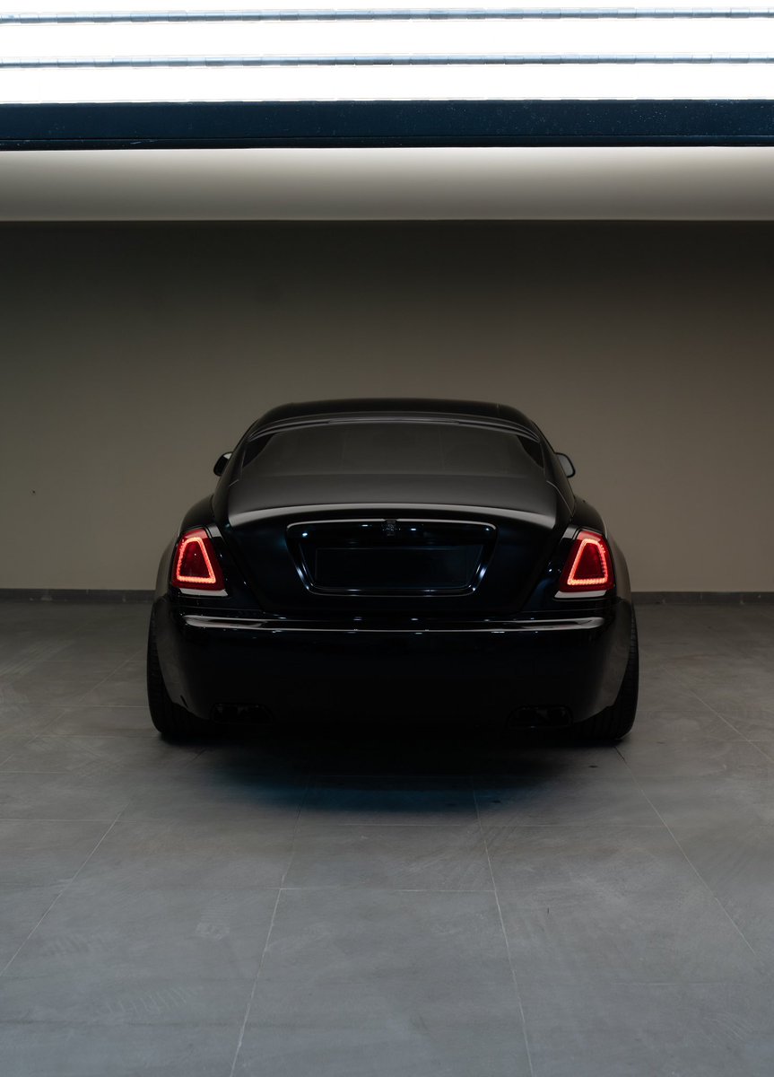motyFx's tweet image. heavily blessed and finally got my Rolls Royce Wraith Black Badge