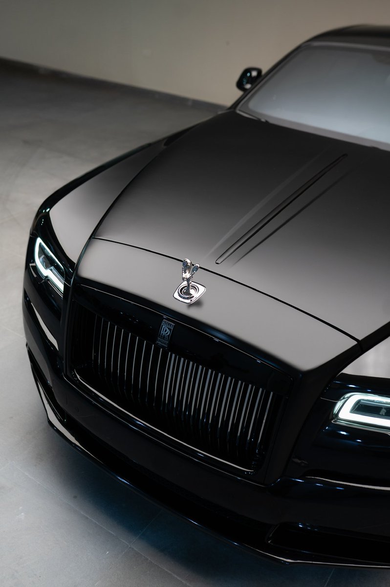 motyFx's tweet image. heavily blessed and finally got my Rolls Royce Wraith Black Badge