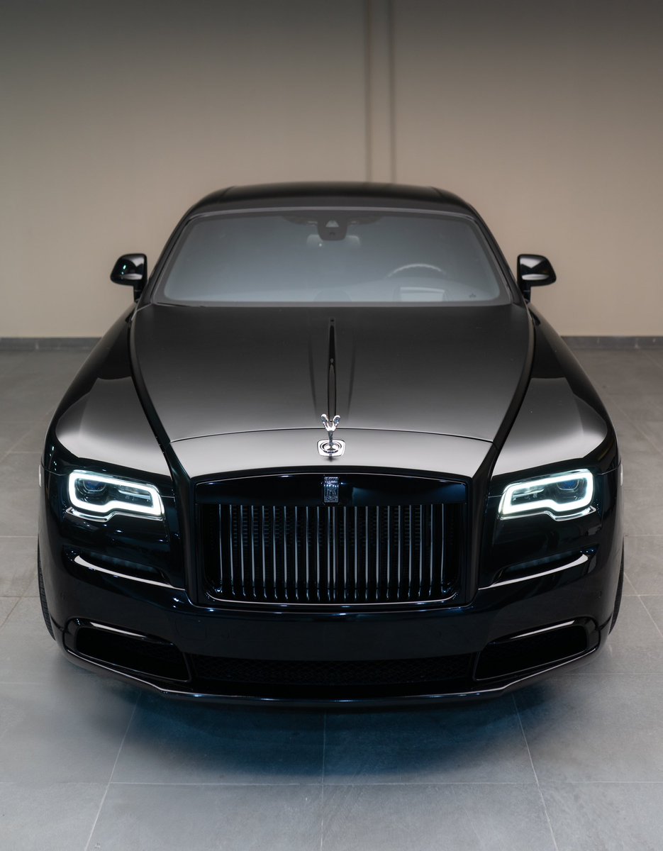 motyFx's tweet image. heavily blessed and finally got my Rolls Royce Wraith Black Badge