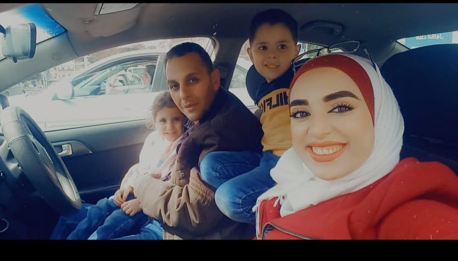 FADELABDULGHANY's tweet image. This Syrian mother was killed by Israeli shelling yesterday in Umayyad Square. Her two children have now been orphaned.
Mrs. Arej Al-Ra’i, aged 31, left her home yesterday morning for work and never returned, leaving her husband and children behind. She was killed as a result of…