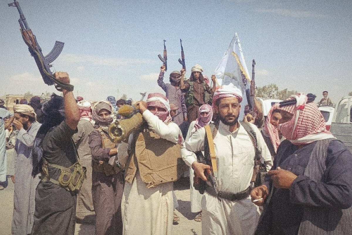 الدروز التابعين للمدعي الهجري ، ما رضيتو تنحل الأمور مع الدولة فكو نفسكم عاد من البدو أبناء القبائل ، عاد هذولا ما يعرفون شنو معنى حروب أقليمية أو دولة أو شي هذول قاعدتهم الأزلية وشعارهم الأبدي :

لا صاحت العذرا فـ حنا لها أخوان
حن سترها لا فرعت دون شيـلة