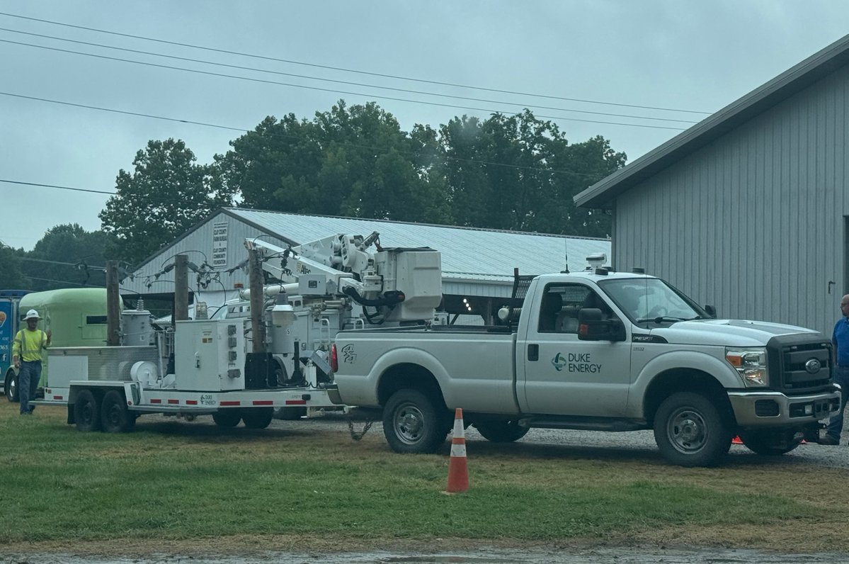 DukeEnergyIN's tweet image. This week, lineworkers from our Brazil/Greencastle operations team demonstrated the ABCs of electrical safety through a live-line demonstration at the Clay County 4-H Fair. They showed what happens when something – such as a tree limb or balloon – touches a live power line.