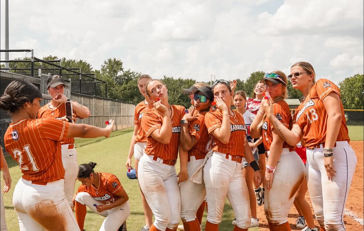 CoachCRex's tweet image. So proud of this team!! Barrelers showed up and did that thing this summer! @lonestarleague @ACLcollegiate  #champions 💪🛢️🏆 #lovethisteam