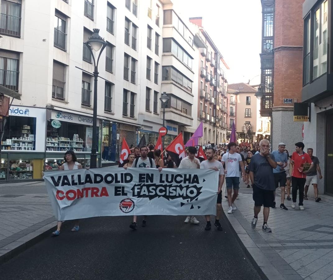 #Valladolid sale a la calle para luchar contra el #fascismo, contra quienes agreden por motivos ideológicos, contra quiénes insultan por la orientación sexual, contra quiénes denigran a la población migrante, contra el #racismo y la #xenofobia.