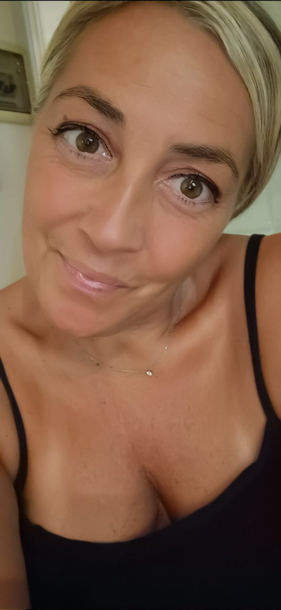 freespirit2311's tweet image. Tutto è emozioni e sensazioni.

Chi non è in grado di sentirle,può dire di non aver mai vissuto...