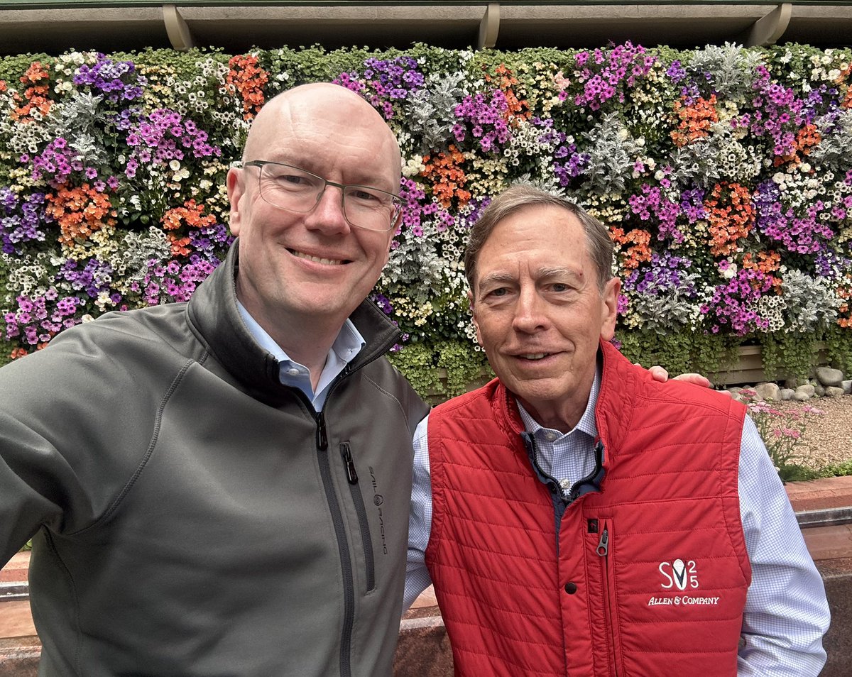 mfullilove's tweet image. I’m at the @AspenSecurity Forum this week. I was very pleased today to catch up with my friend and former @LowyInstitute Lecturer General David Petraeus. Dave always has interesting things to say on war, intelligence and the economy.
